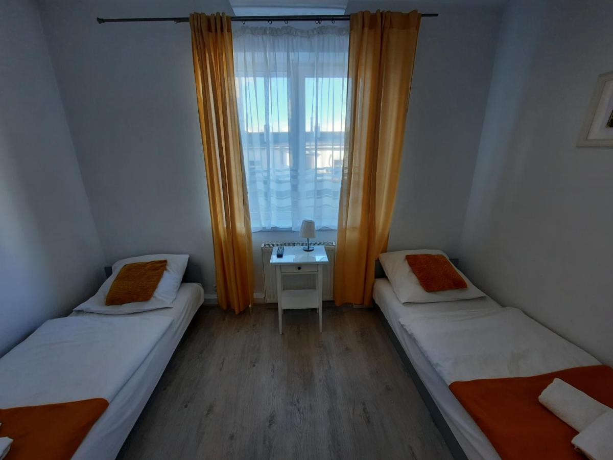 Lew Hostel Inowrocław Exteriör bild