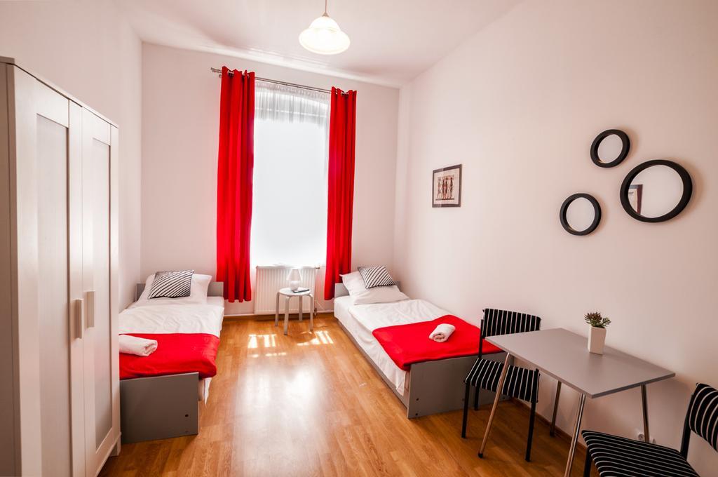 Lew Hostel Inowrocław Exteriör bild