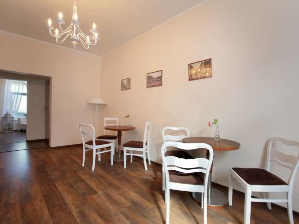 Lew Hostel Inowrocław Exteriör bild