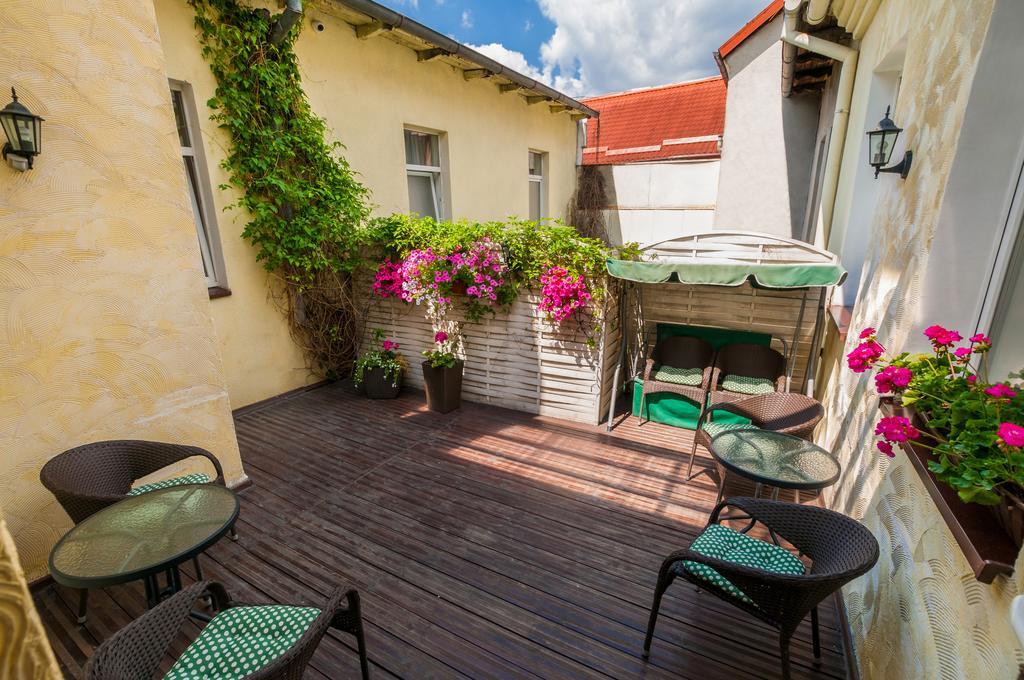 Lew Hostel Inowrocław Exteriör bild